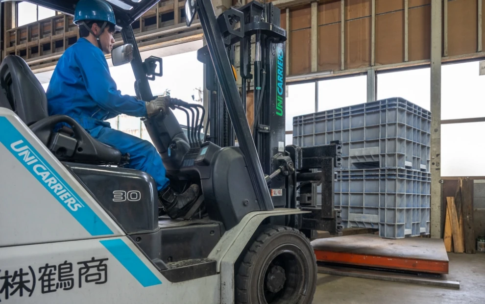 フォークリフトでの荷役作業